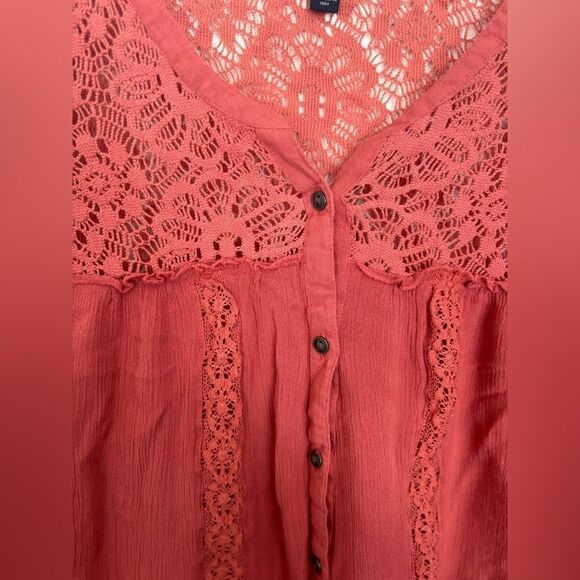 American Eagle lace detail button down top size XS 82% cotton - Picture 11 of 12